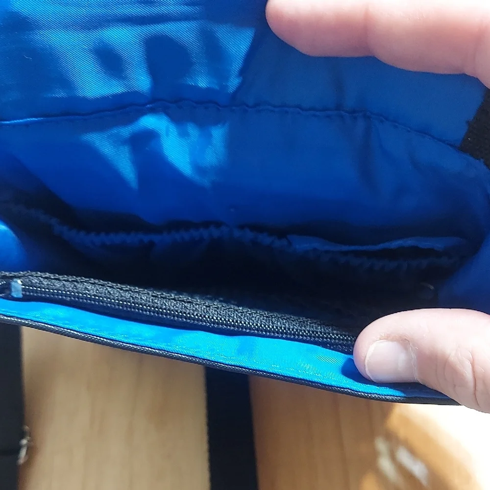 Urban Gear Black Nylon Crossbody Travel Bag - NWOT 7